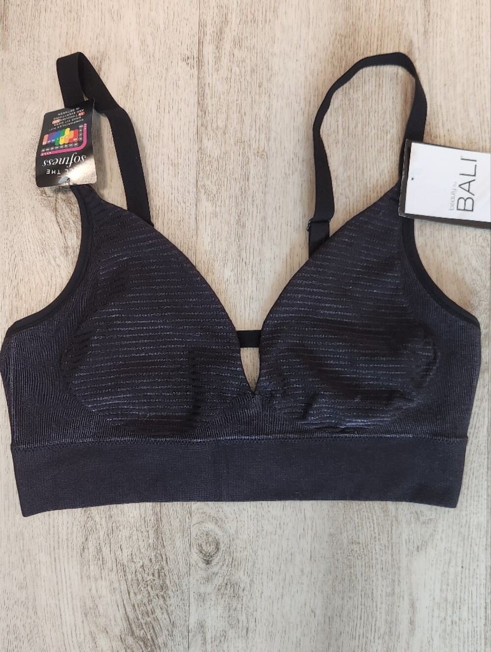 Bali Wireless Comfort Bra in Black
